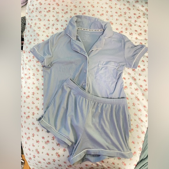 Pajama set - Picture 2 of 5